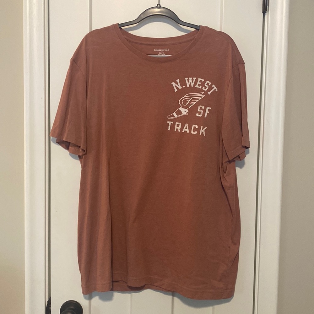 Banana Republic Men’s Shirt Sleeve Tee